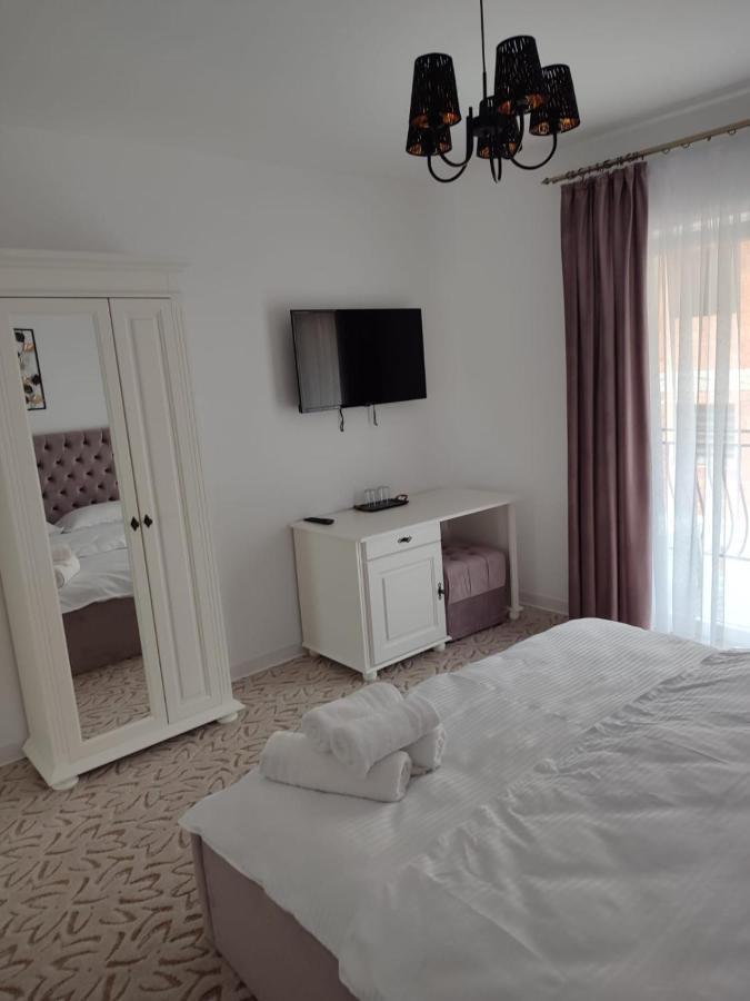 Casa Anne Hotell Băile Herculane Exteriör bild